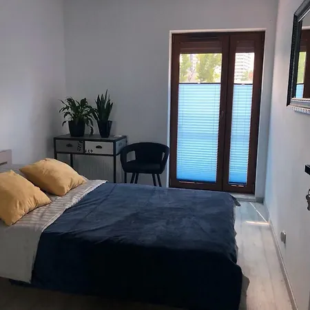Lägenhet Apartament Z Duzym Tarasem W Centrum Wroclawia *